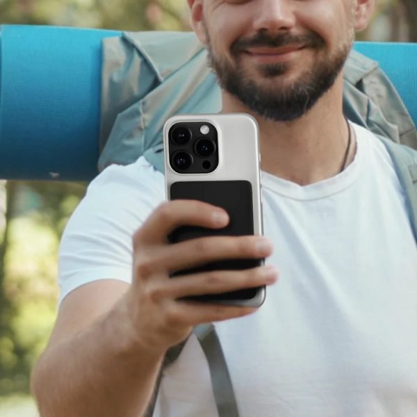 4_PB005-CW_Power_Bank_01_65f97581-716c-4ecd-b52b-2eb6d8c85a82